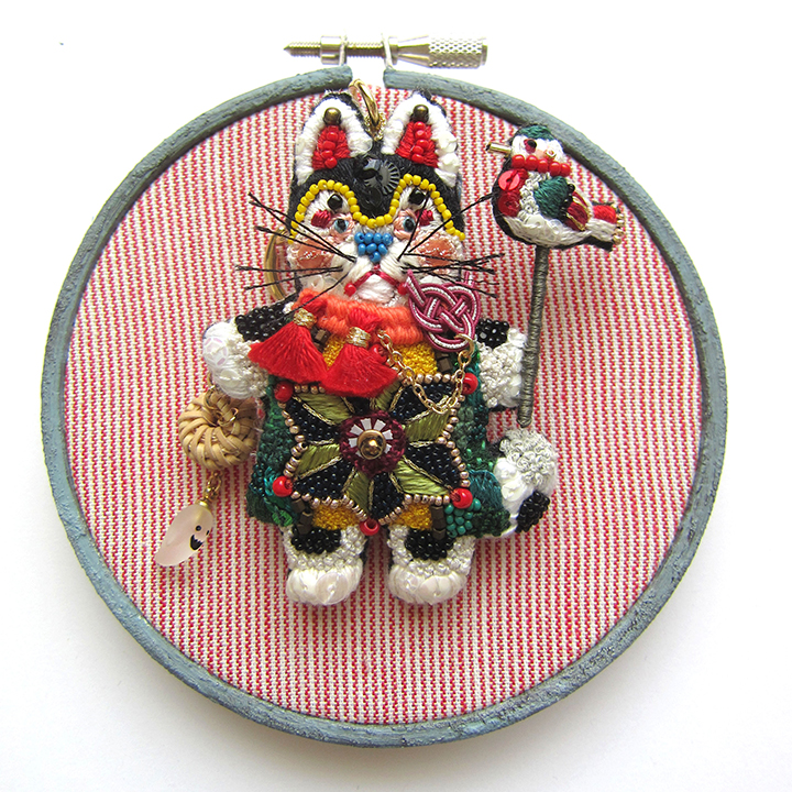 「犬張子のブローチ・キーホルダー」