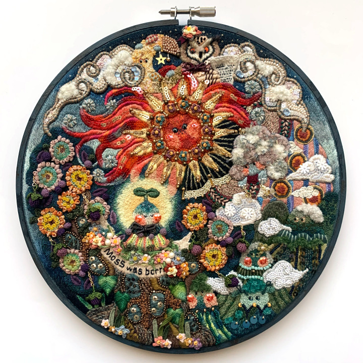 刺繍絵「Moss was born」