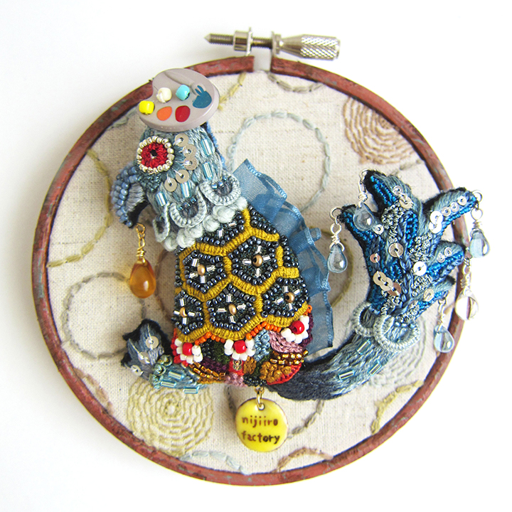 「『姫国山海録』の筑前の怪虫のブローチ」